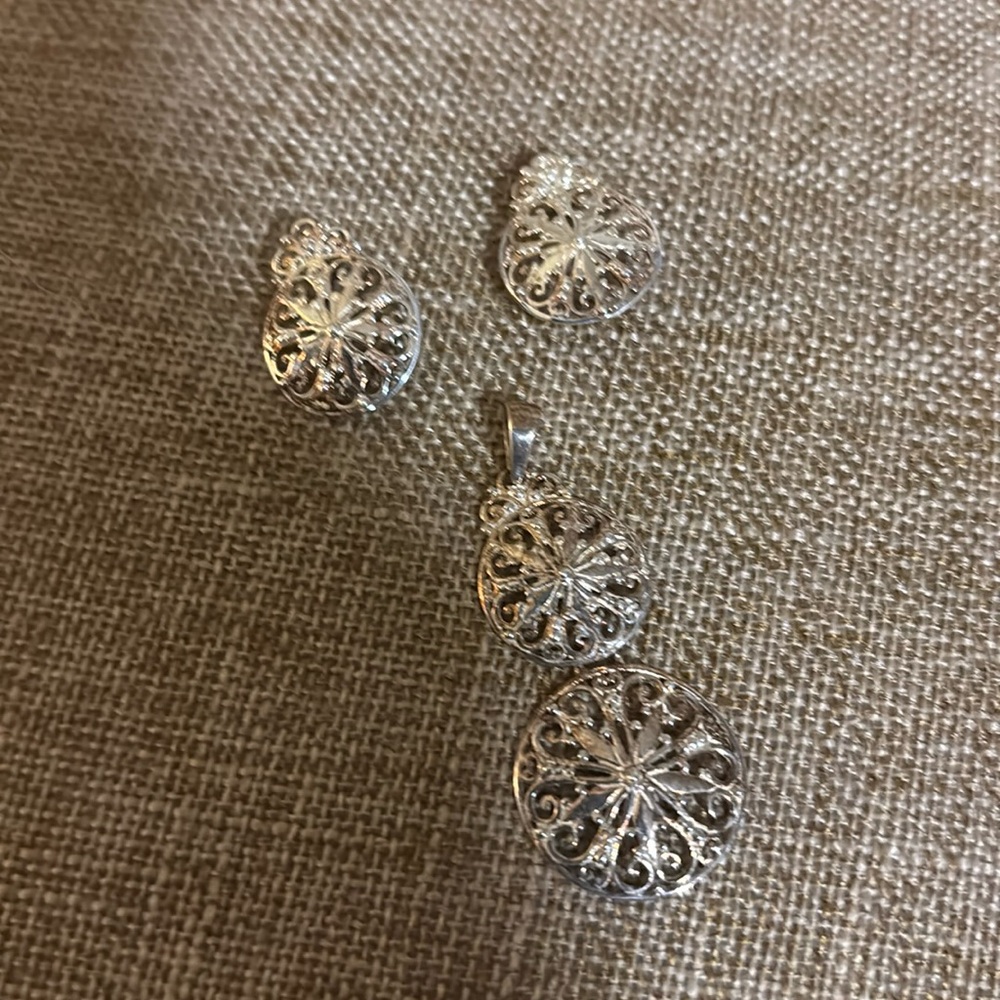 Sterling Silver 925 Southern Gates Earrings and Pendent Set
